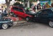 Vídeo: Carro bate em dois carros e atropela dois pedestres